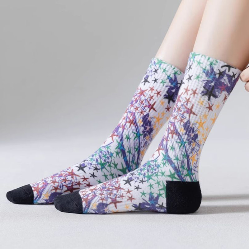 春と夏の靴下、男性用の長い靴下、女性用ミッドソール、ヨーロッパとアメリカのストリートスポーツ、カップルの綿の靴下、グラフィティトレンディソックスの3D印刷技術 春と夏の靴下、男性用の長い靴下、女性用ミッドソール、ヨーロッパとアメリカのストリートスポーツ、カップルの綿の靴下、グラフィティトレンディソックスの3D印刷技術