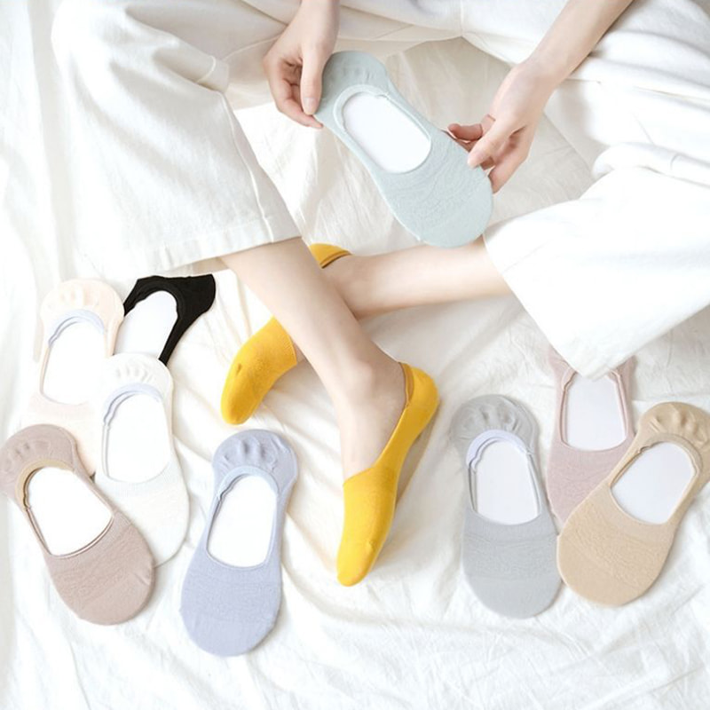 浅い中空の靴下を備えたソリッドカラーの女性用ボート靴下