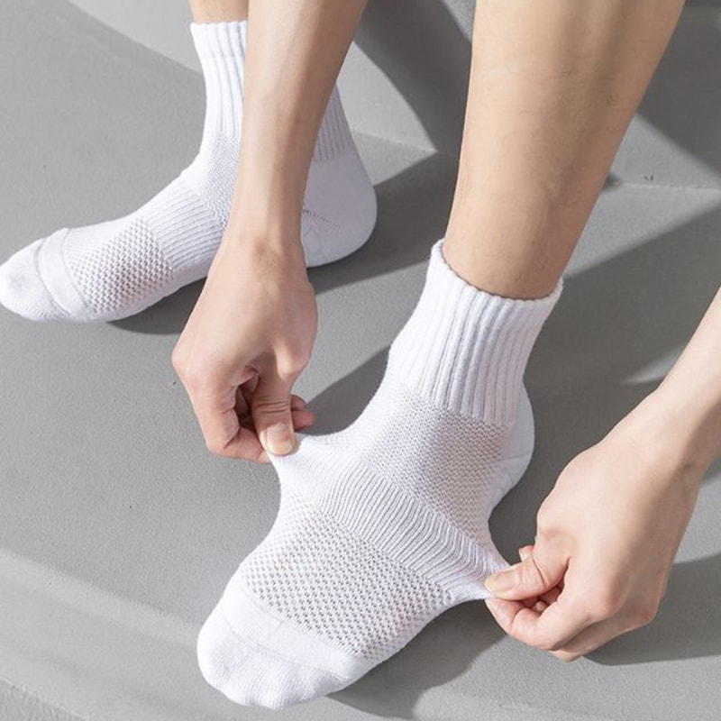 ソックスメンズスプリングと秋のタオルボトムスポーツコットンソックスプロフェッショナルランニングソックス