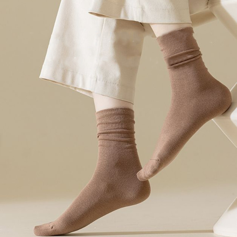 ソリッドカラー秋/冬のレトロスタイルのパイルソックスホワイトソックス
