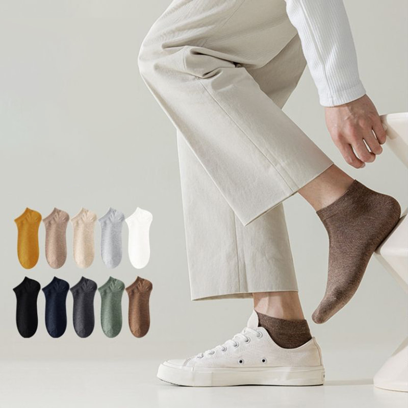 春と秋には、綿の固体の男性の靴下を和らげました