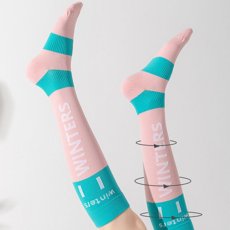 スポーツの筋肉は、女性のプロのフィットネス、ランニング、ロープのスキップ、プレッシャー、スリミングの足、ふくらはぎの靴下のために靴下を圧縮できます スポーツの筋肉は、女性のプロのフィットネス、ランニング、ロープのスキップ、プレッシャー、スリミングの足、ふくらはぎの靴下のために靴下を圧縮できます